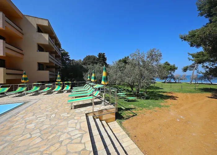 فندق Donat زادار