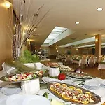 Donat Hotel