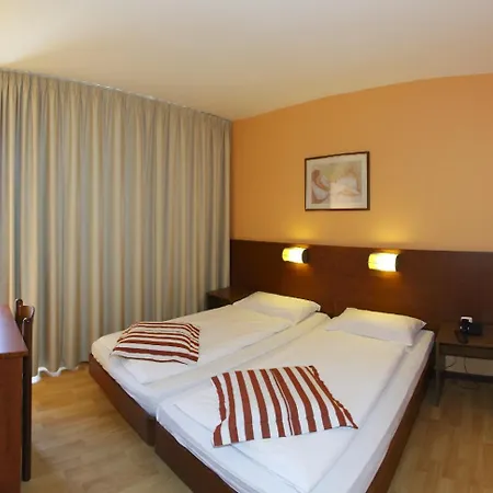 Donat Szálloda 3*