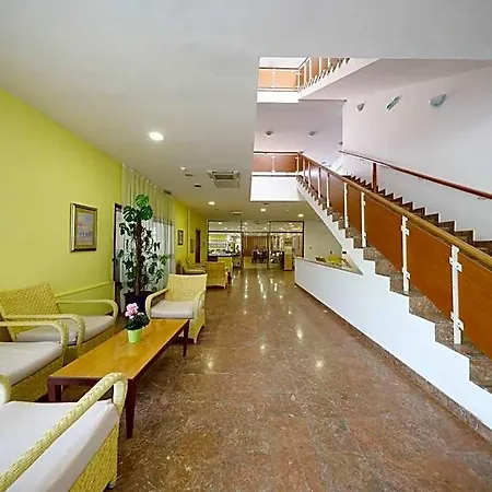 Отель Donat 3*